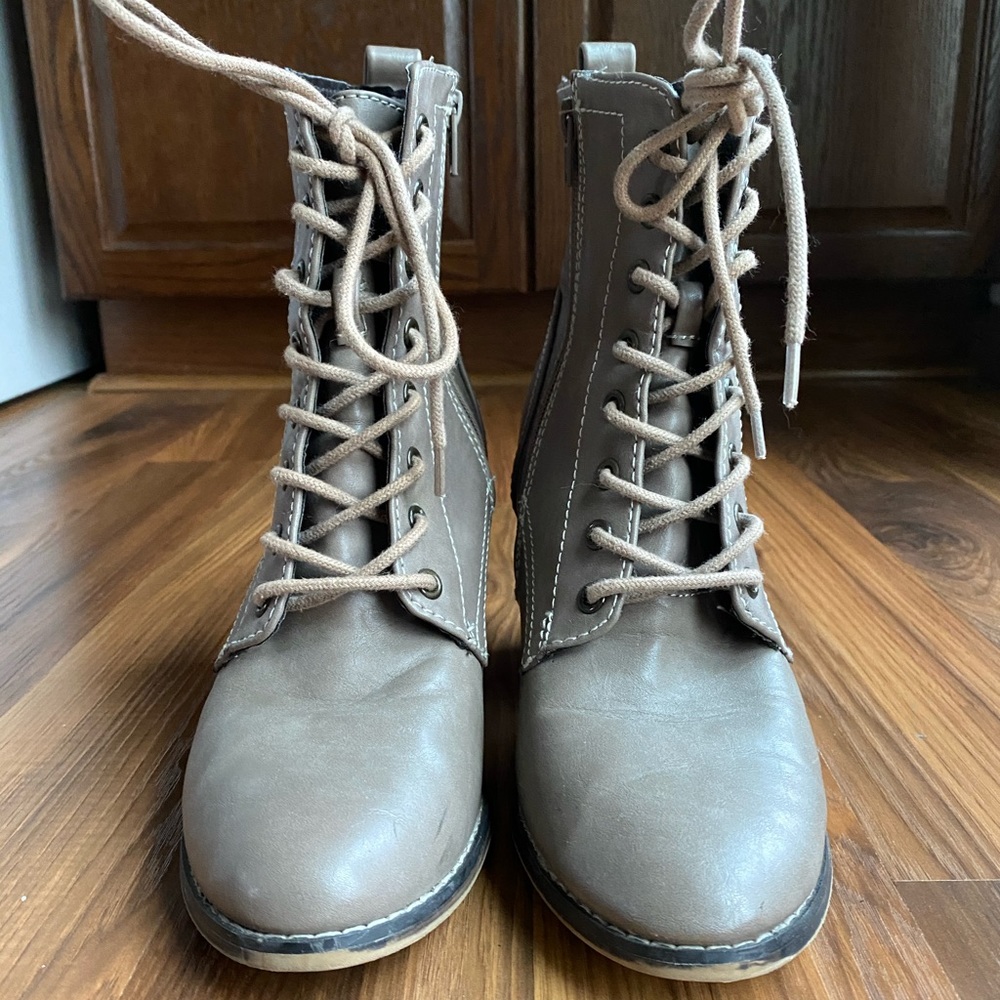 Lace up Boots - Picture 2 of 7